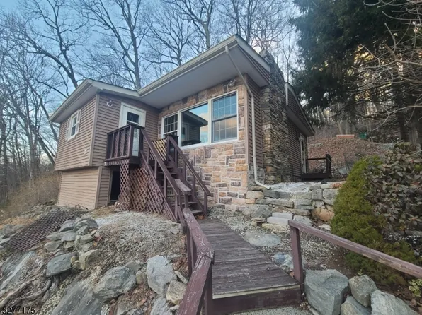 26 W Shore Trl, Hardyston Twp., NJ 07460
