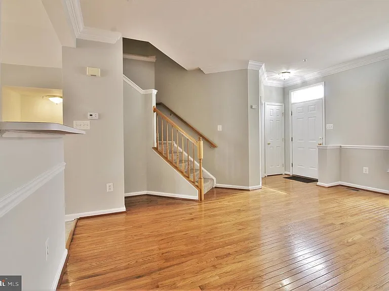 10707 Croydon Ct — Photo 2