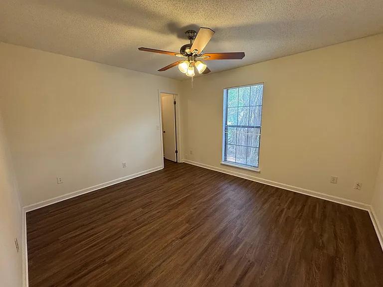10272 Arrowhead Dr — Photo 11