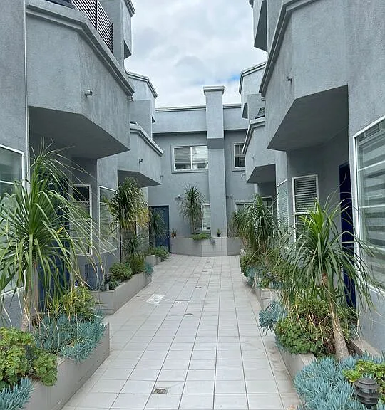 7916 Blackburn Ave #1 — Photo 3