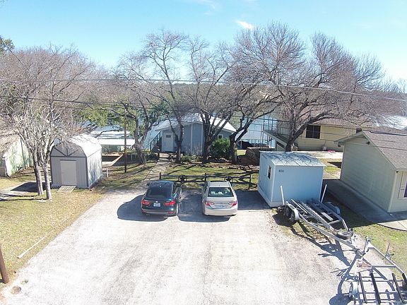 3rd image of 806 Sunrise Ln