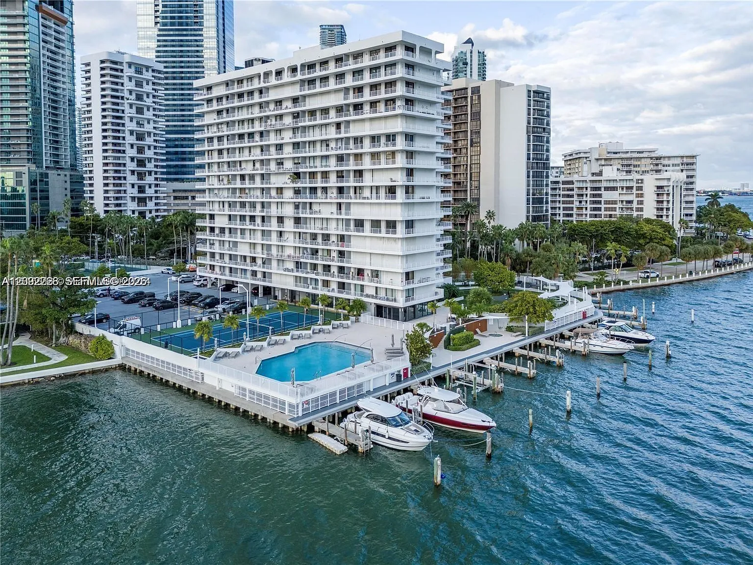 Brickell Harbour Condo — Photo 1