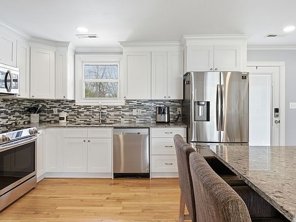 4th image of 7206 Timberlane Dr