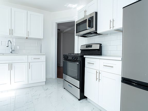 2nd image of 163 N 16th St Floor 3