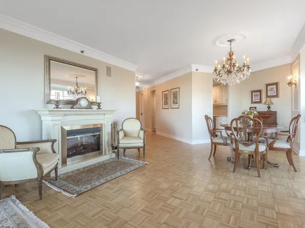 100 Hilton Avenue #810 E, Garden City, NY 11530