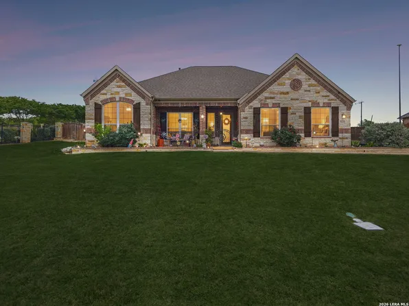 123 CATTLE DR, Castroville, TX 78009