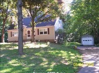 29 Glen Rd, North Branford, CT 06471