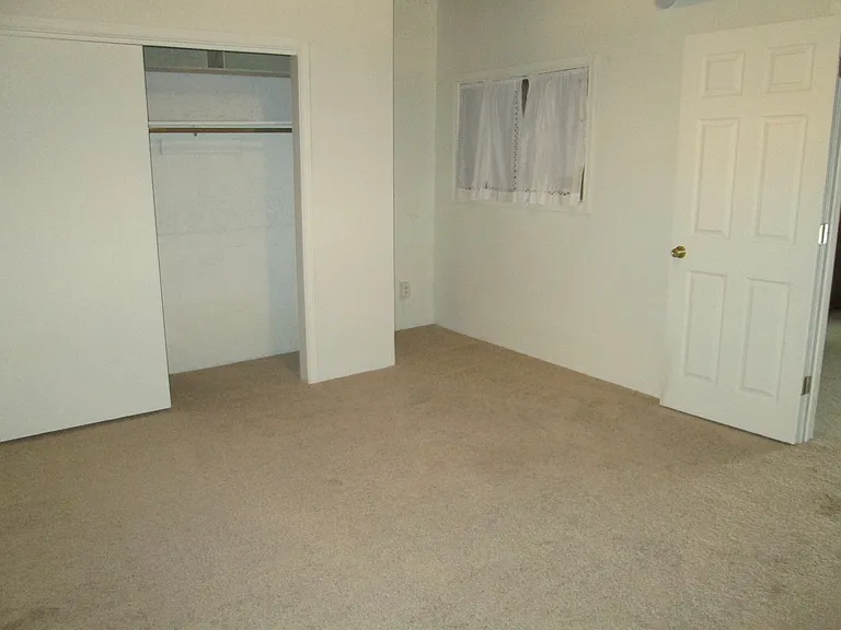 2237 Lakeshore Dr — Photo 6