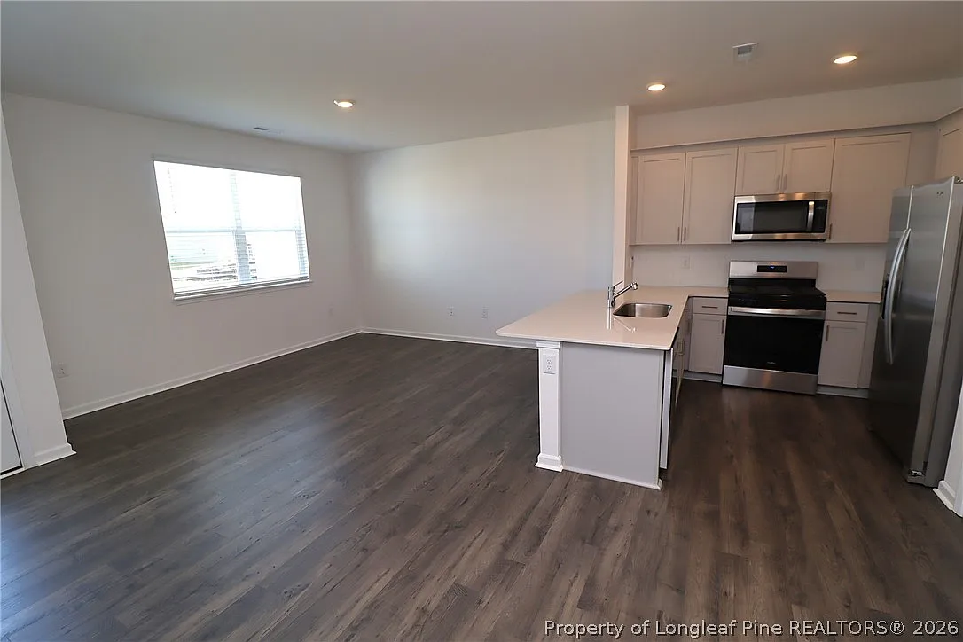 3 bed, 2.5 bath, 1424 sqft, $1,795 — Photo 4