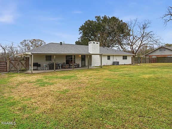 3rd image of 218 Fallis Rd