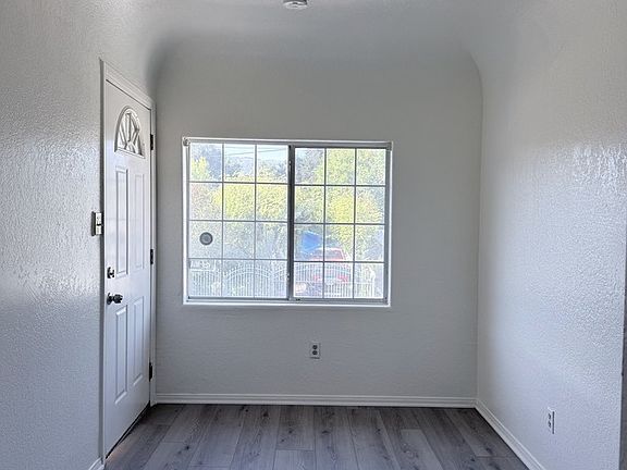 4th image of 195 W Magnolia Ave