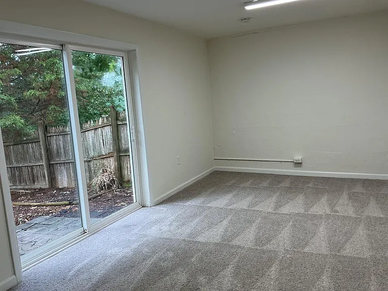 18 Wayside Ct — Photo 7