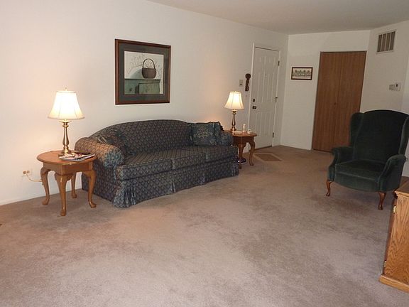 3rd image of 2401 Mallow Ct Unit W1