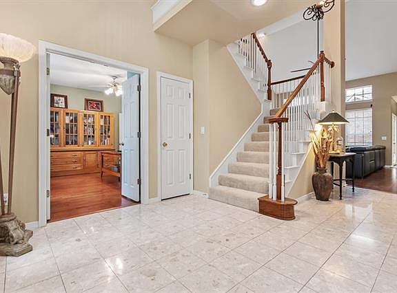 3rd image of 6400 Dunmoor Dr
