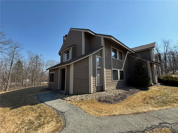 1173 Gristmill Ct, Hidden Valley, PA 15502