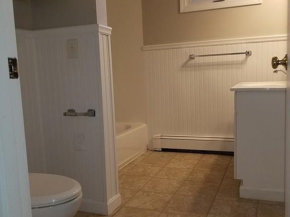 5th image of 35 Marshall St #1