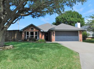 2001 Oak Tree Dr, Denton, TX 76209