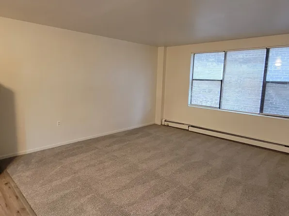 992 Broadway image 8 of 10