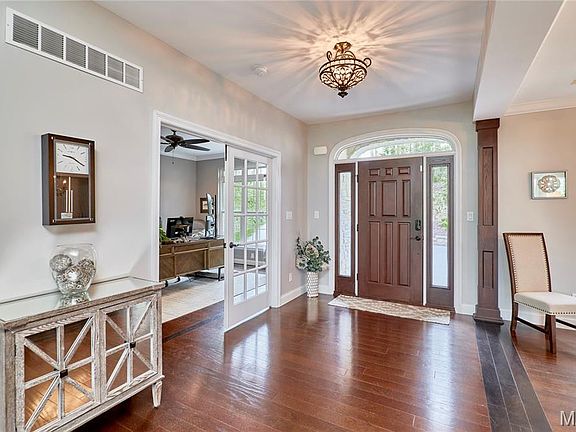 5th image of 1275 Diamond Valley Dr