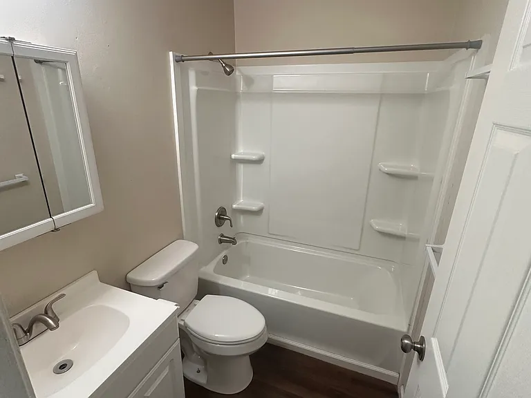 1274 Centre Pkwy — Photo 14