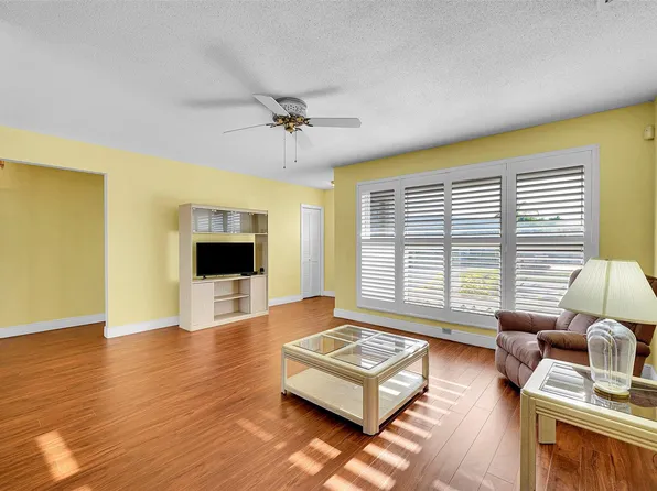 2403 Emerson Circle, Hollywood, FL 33021