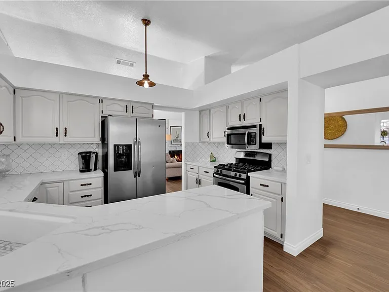 148 Triberg Ct — Photo 12