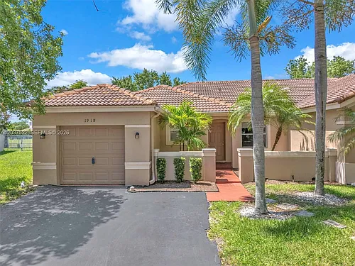 1918 Andromeda Ln Photo 1