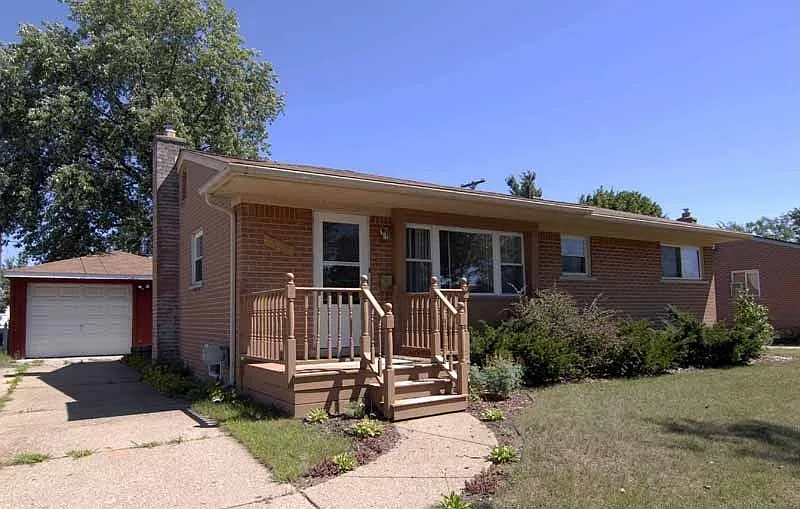 1008 Marion Dr photo 1