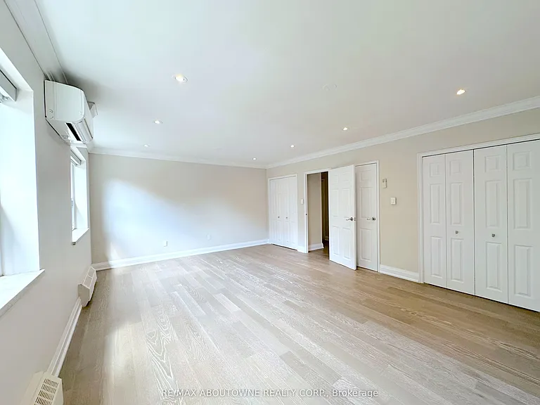 135 Allan St #310 — Photo 10