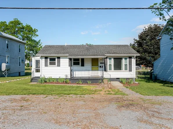 109 Jackson Ave, Elkton, VA 22827