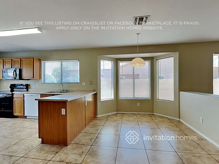 3812 S 74th Dr — Photo 5