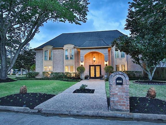 GREAT LOCATION: Champion Forest is close to SH249 for quick access to Beltway 8 and the Grand Parkway, making it easy to get to all parts of Houston. Upscale shopping and dining is close by in Vintage Park, and outdoor enthusiasts can enjoy three clo