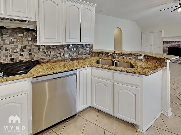 1257 Christopher Ln — Photo 3