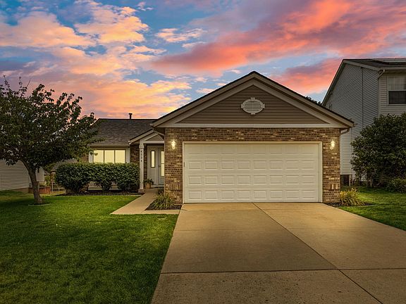 2nd image of 4554 Country Hill Dr SE
