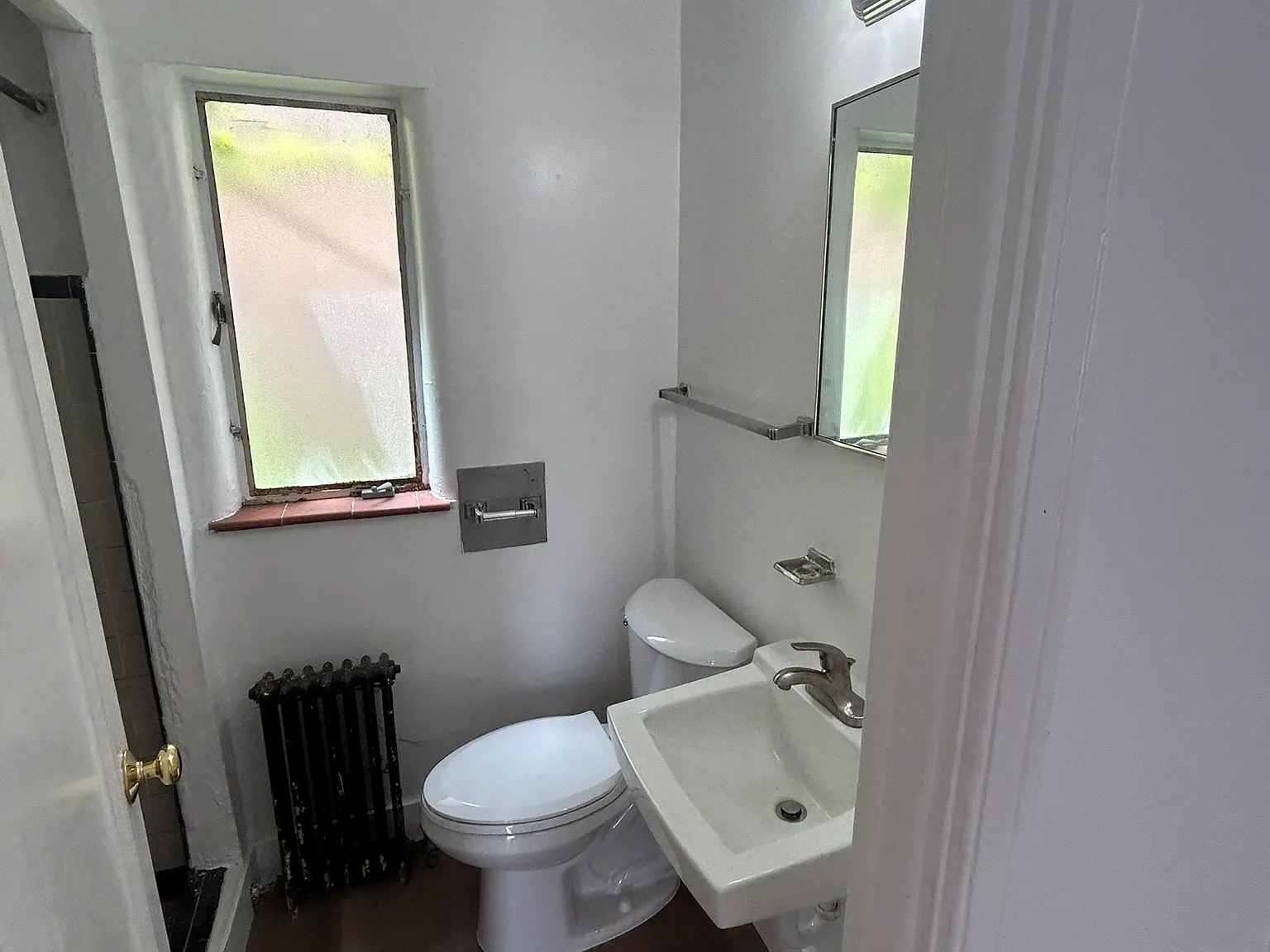 Studio, 325 sqft, $995 — Photo 2