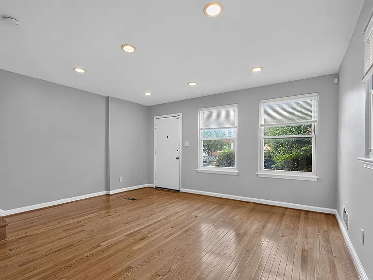 5551 Chillum Pl NE — Photo 8