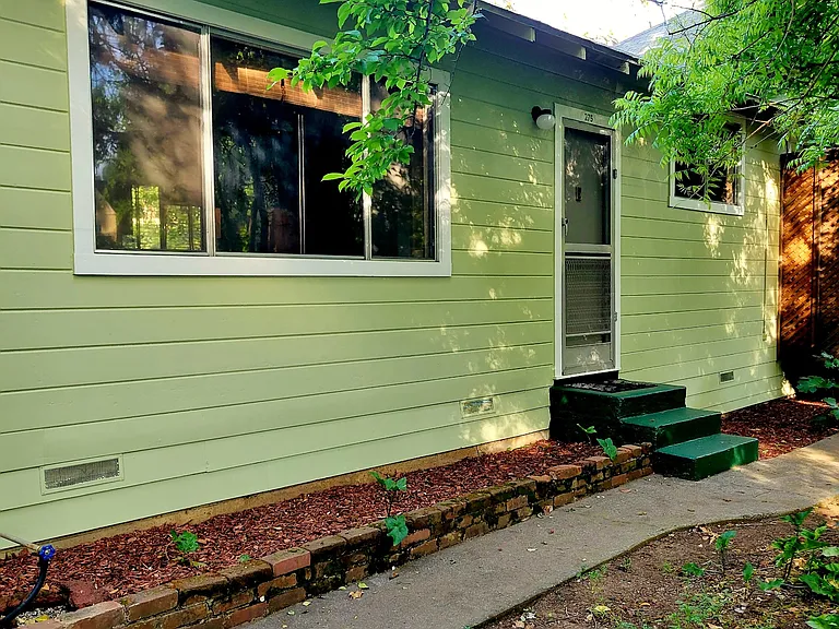 Front door/porch