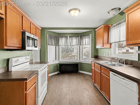 4th image of 20190 Northline Rd