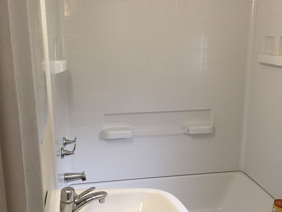1st image of 107-09 Gill Dr