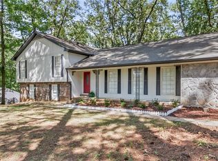 5211 Woodland Forrest Dr, Tuscaloosa, AL 35405