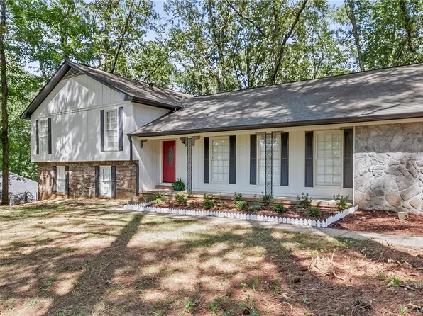 5211 Woodland Forrest Dr, Tuscaloosa, AL 35405