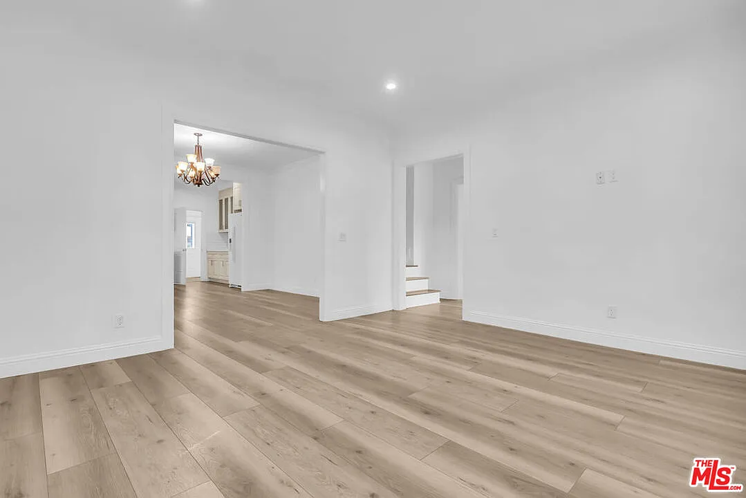 5 bed, 3.0 bath, 2000 sqft, $6,250 — Photo 3