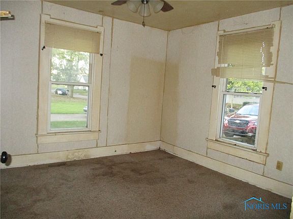 5th image of 1109 Highland Ave