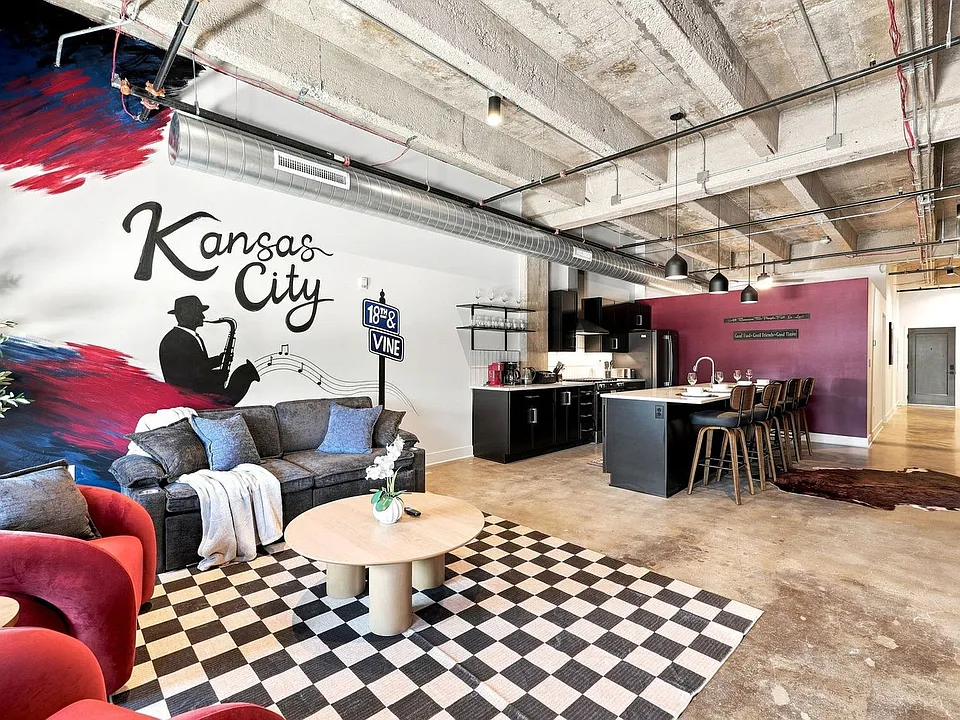 708 E 18th St #ID1609762P