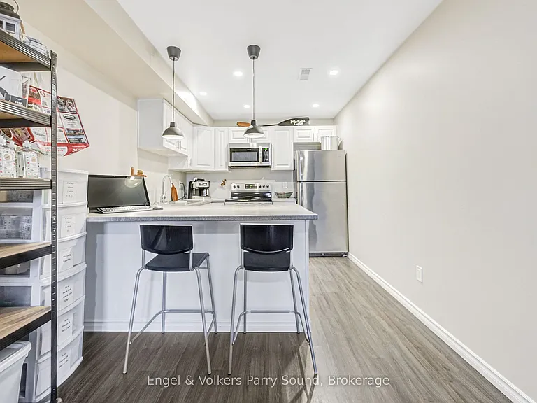 6 Lawrence St #B — Photo 7