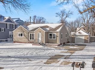 302 S Oak St, Hendricks, MN 56136