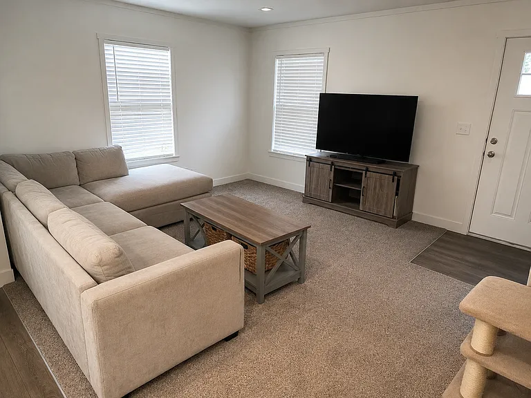 22822 N River Dr — Photo 2