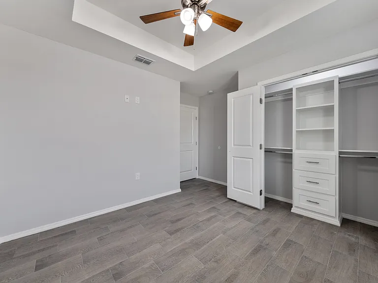 668 Foster Ln — Photo 9