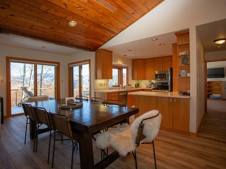 144 Meadow Rd — Photo 7
