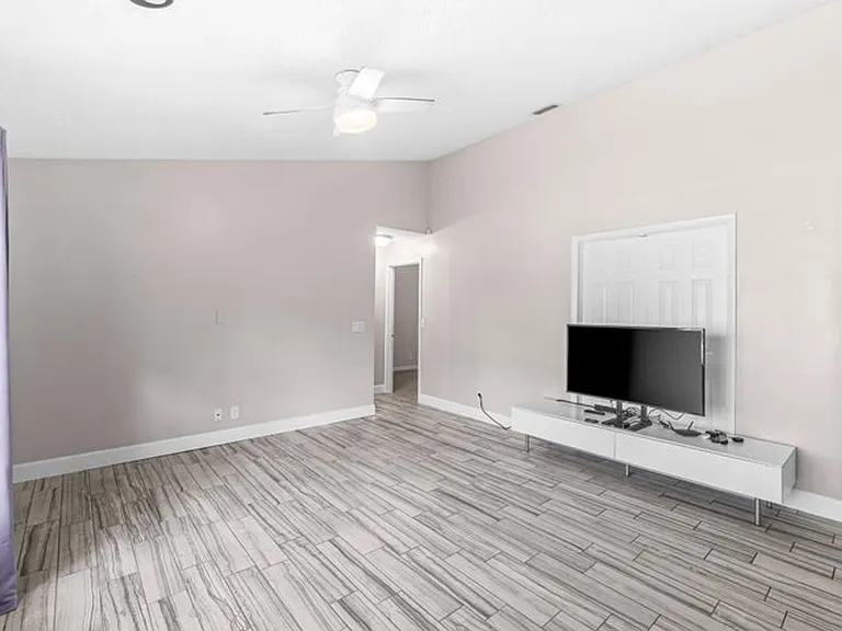 5335 Havasu Ct — Photo 9